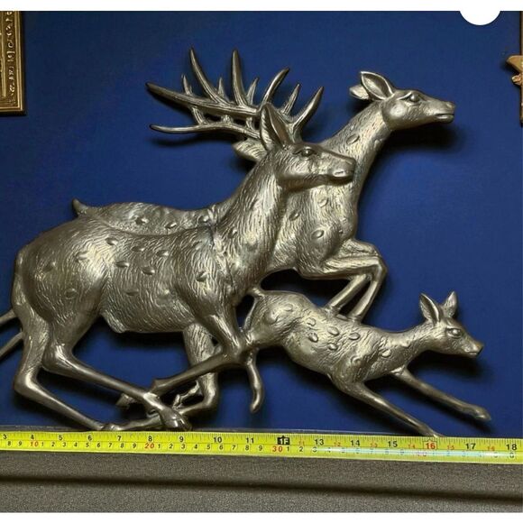 RARE Vintage 18”L x 14" Brass Reindeer Running 3D Wall hanging Art Sculpture - Picture 5 of 6